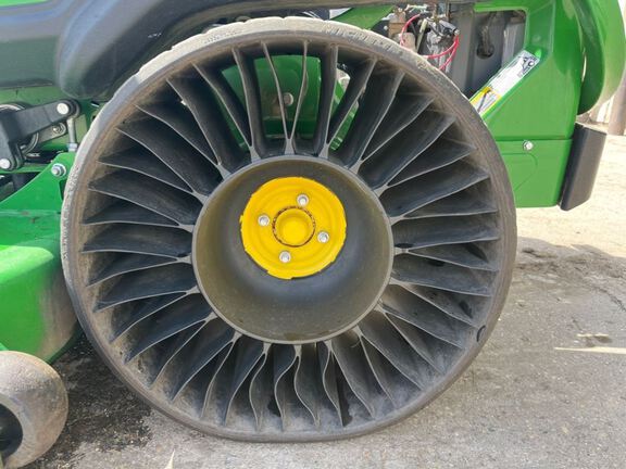 2017 John Deere Z950R Mower/Zero Turn