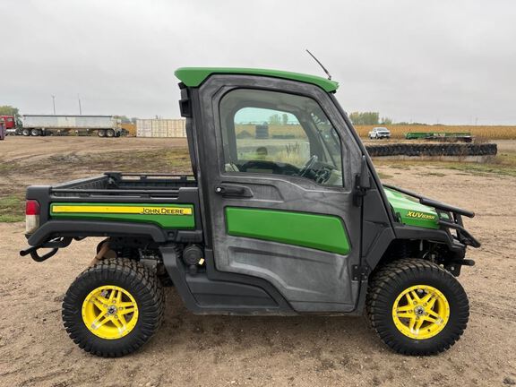 2019 John Deere XUV835R ATV