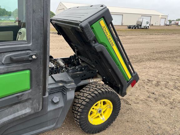 2019 John Deere XUV835R ATV