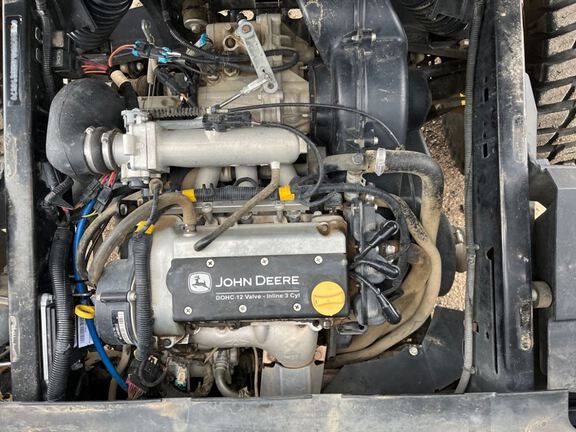 2019 John Deere XUV835R ATV