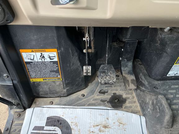 2019 John Deere XUV835R ATV