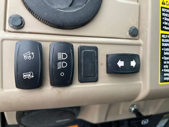 2019 John Deere XUV835R ATV