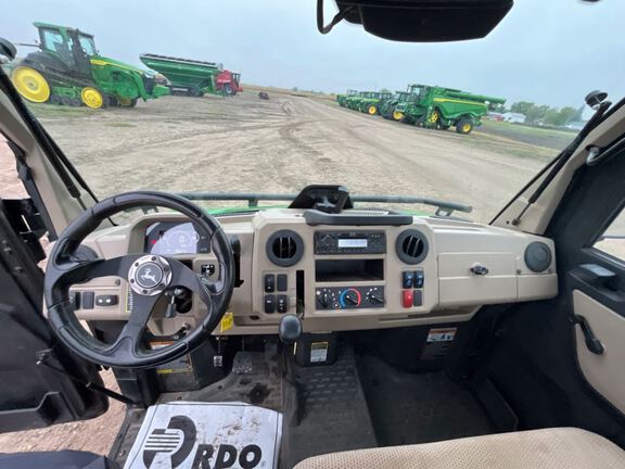 2019 John Deere XUV835R ATV