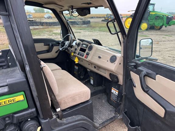 2019 John Deere XUV835R ATV