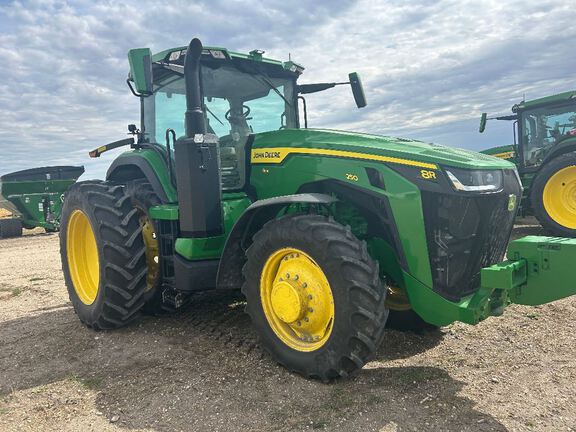 2023 John Deere 8R 250 Tractor