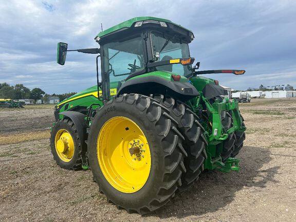 2023 John Deere 8R 250 Tractor