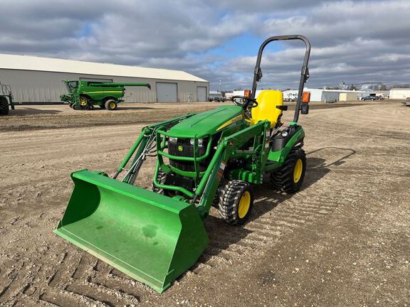 2016 John Deere 1025R Tractor Compact