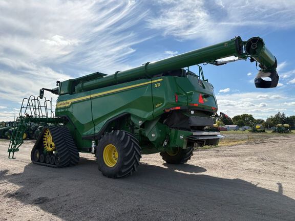 2023 John Deere X9 1000 Combine