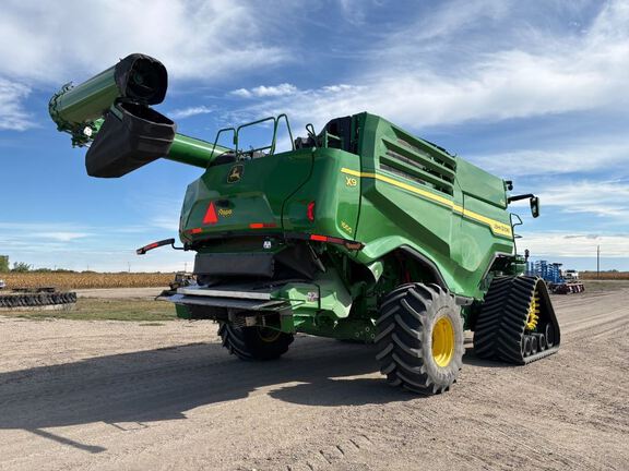 2023 John Deere X9 1000 Combine
