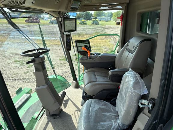 2023 John Deere X9 1000 Combine