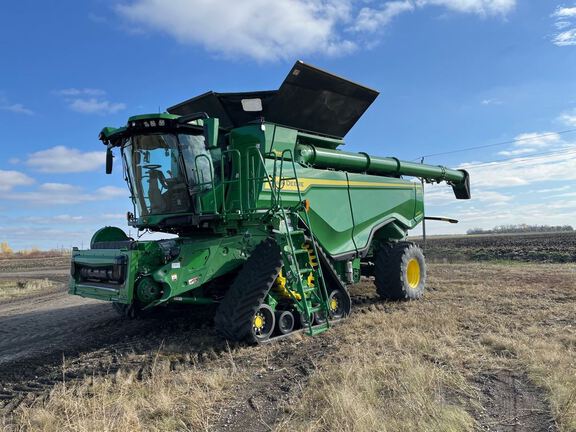 2023 John Deere X9 1000 Combine