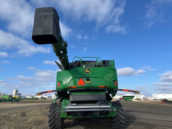 2023 John Deere X9 1000 Combine