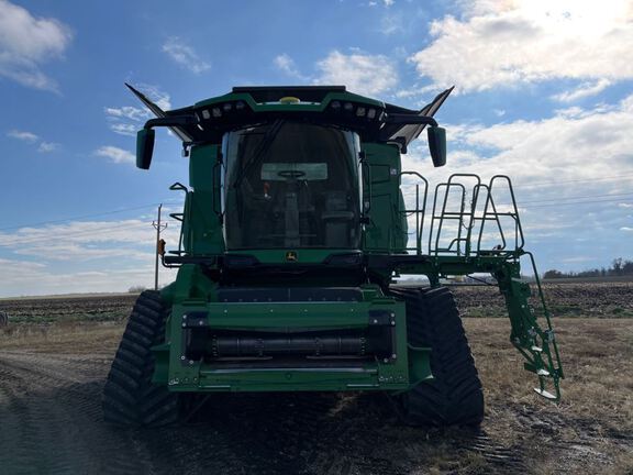 2023 John Deere X9 1000 Combine