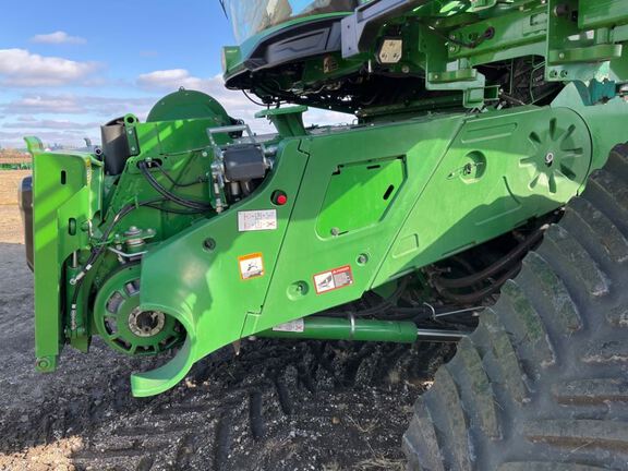 2023 John Deere X9 1000 Combine