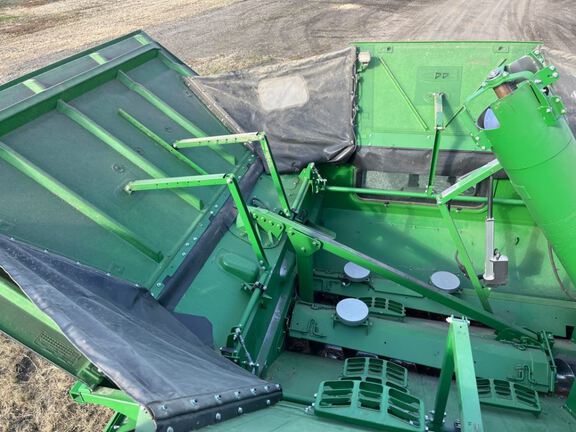 2023 John Deere X9 1000 Combine
