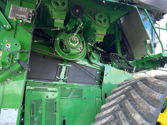 2023 John Deere X9 1000 Combine