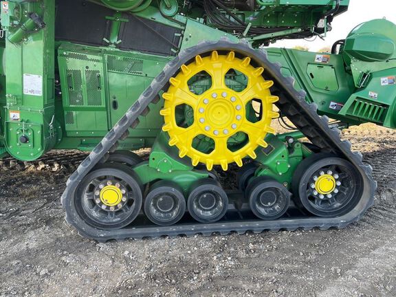 2023 John Deere X9 1000 Combine