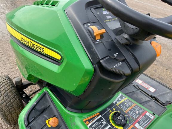 2015 John Deere X590 Garden Tractor