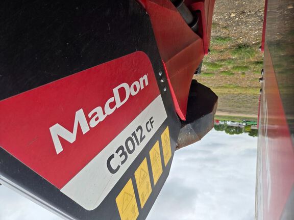 2022 MacDon C3012CF Header Corn Head
