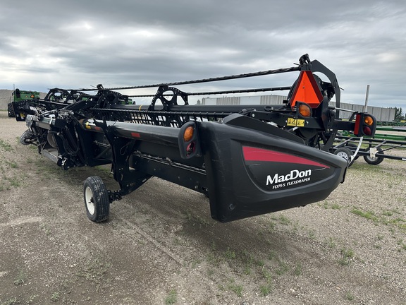 2017 MacDon FD75-40 Header Combine