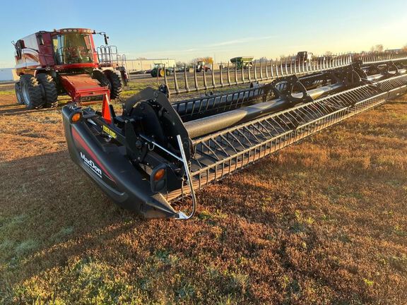 2017 MacDon FD75-40 Header Combine