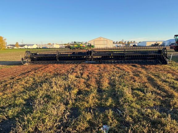 2017 MacDon FD75-40 Header Combine