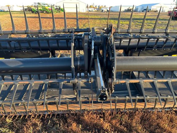 2017 MacDon FD75-40 Header Combine