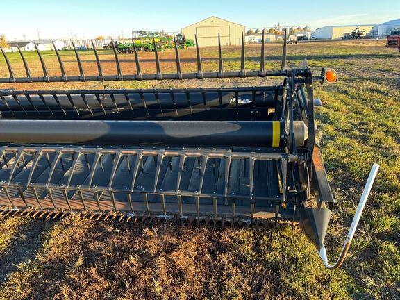 2017 MacDon FD75-40 Header Combine