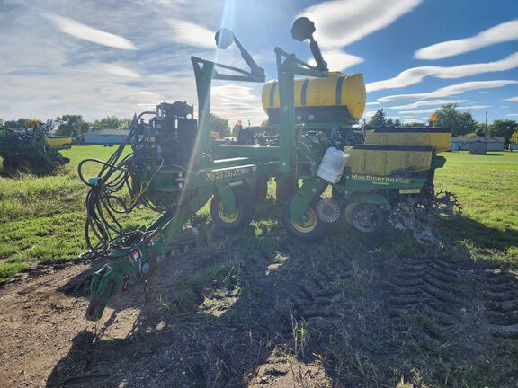2001 John Deere 1780 Planter