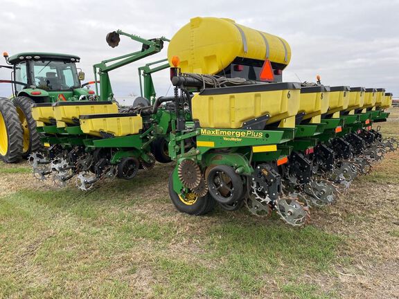 2001 John Deere 1780 Planter