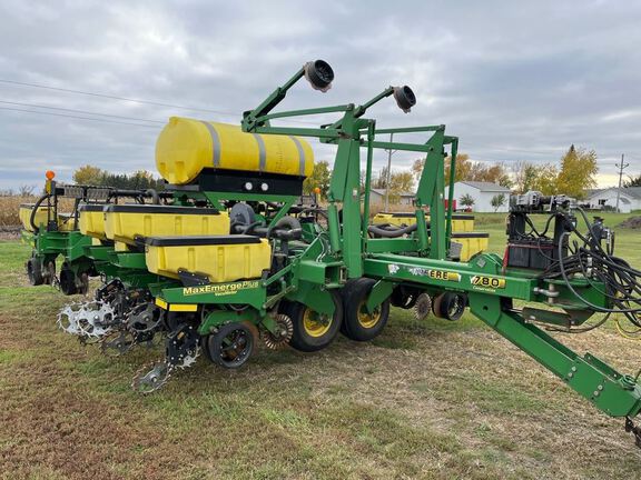 2001 John Deere 1780 Planter