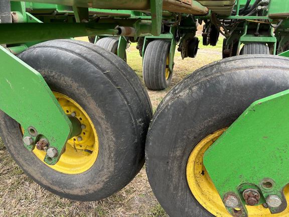 2001 John Deere 1780 Planter