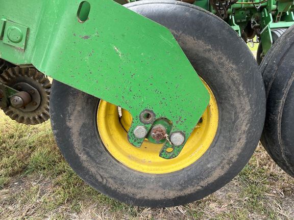 2001 John Deere 1780 Planter