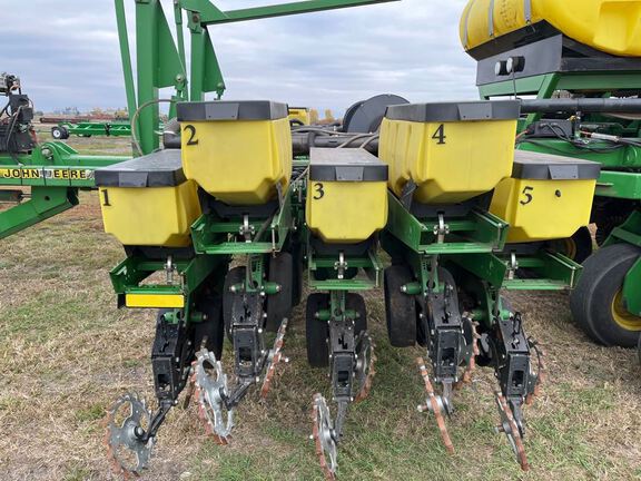 2001 John Deere 1780 Planter