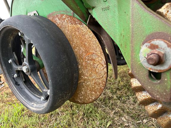 2001 John Deere 1780 Planter