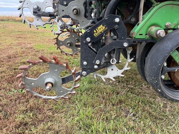 2001 John Deere 1780 Planter