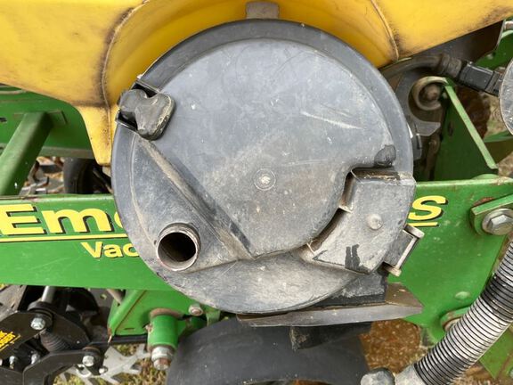 2001 John Deere 1780 Planter