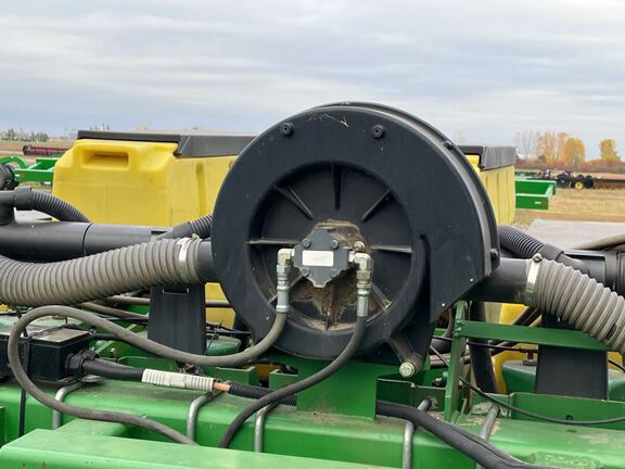 2001 John Deere 1780 Planter