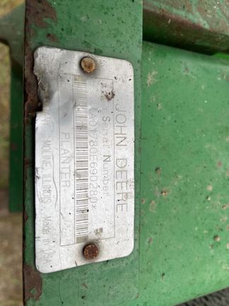 2001 John Deere 1780 Planter