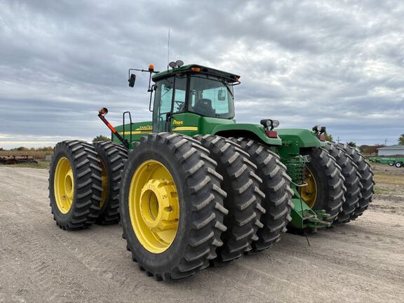 2006 John Deere 9520 Tractor 4WD