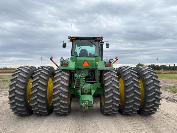 2006 John Deere 9520 Tractor 4WD