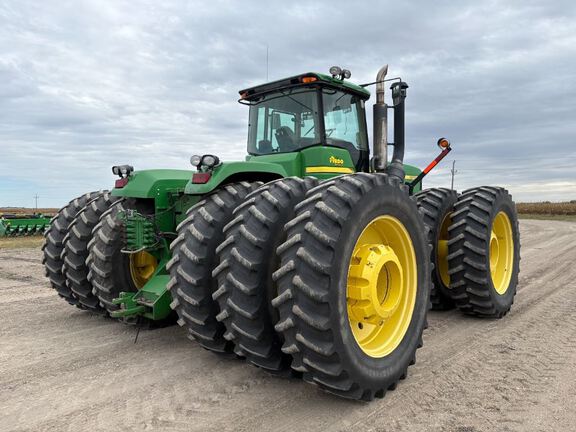 2006 John Deere 9520 Tractor 4WD