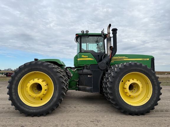 2006 John Deere 9520 Tractor 4WD