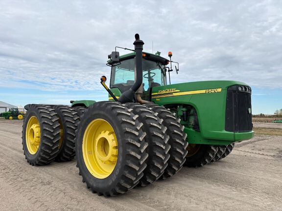 2006 John Deere 9520 Tractor 4WD