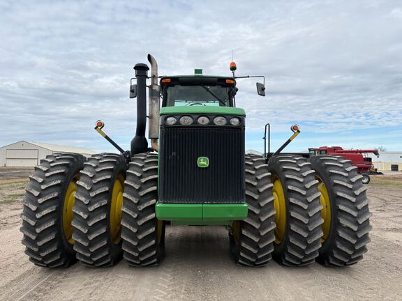 2006 John Deere 9520 Tractor 4WD