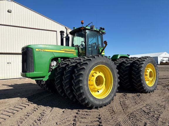 2006 John Deere 9520 Tractor 4WD
