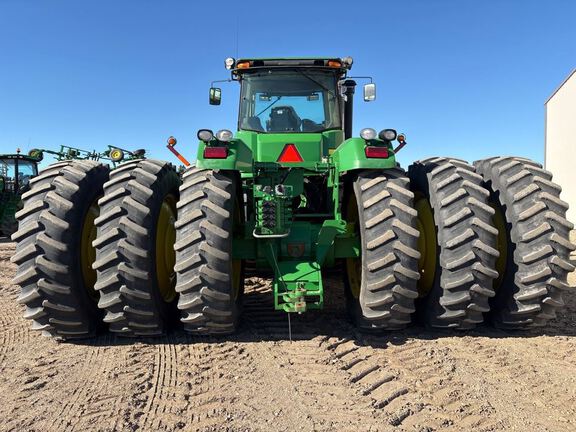 2006 John Deere 9520 Tractor 4WD