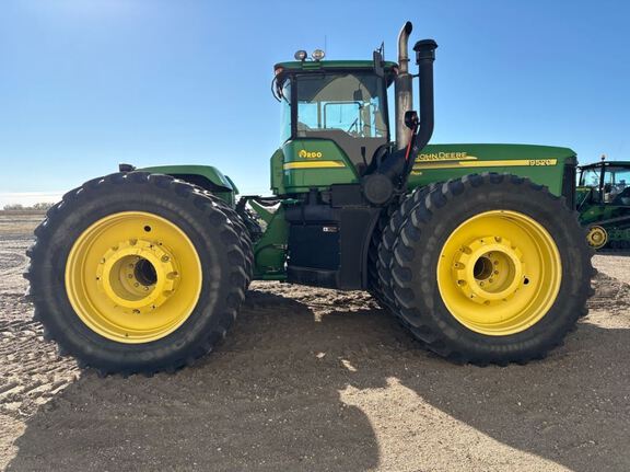 2006 John Deere 9520 Tractor 4WD