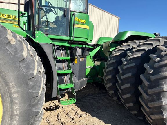 2006 John Deere 9520 Tractor 4WD