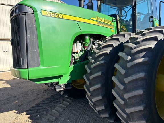 2006 John Deere 9520 Tractor 4WD